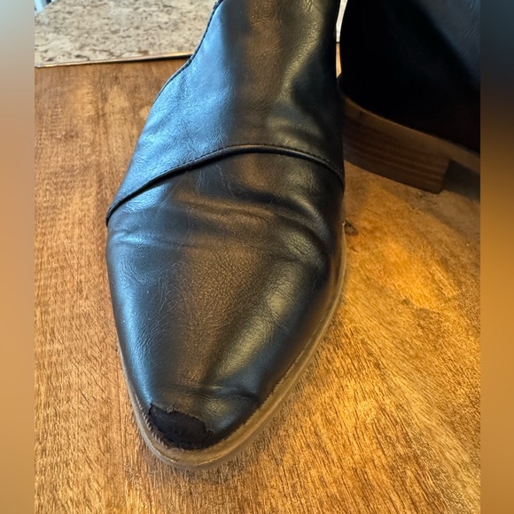 Universal Thread Black Ankle Booties - Picture 4 of 6